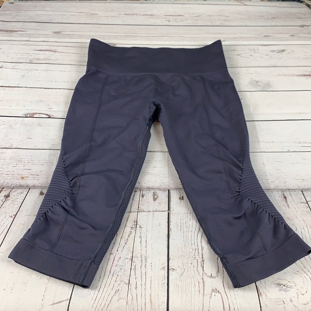 lululemon navy crop Capri ruched side leggings size 6 - Picture 1 of 12